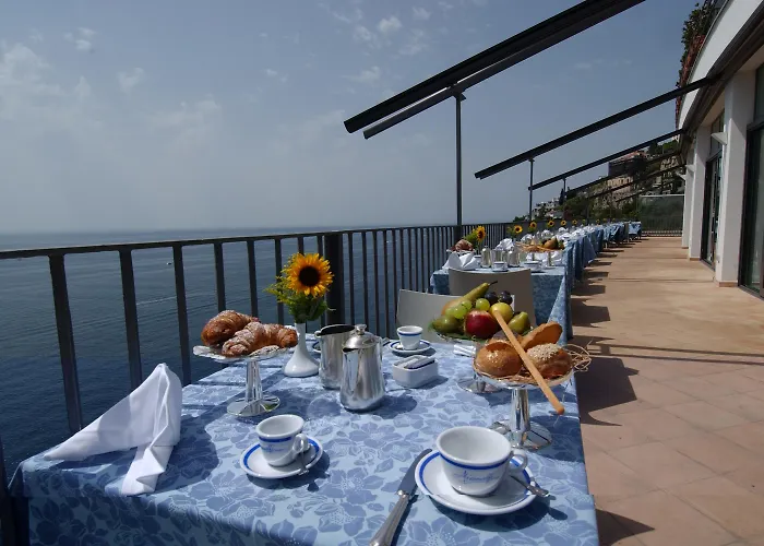 Hotel Miramalfi 5*