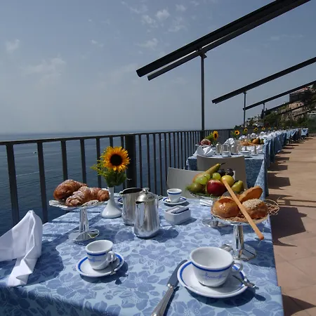 Szálloda Miramalfi 5*