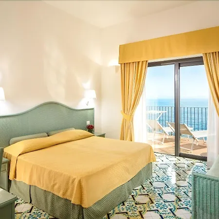 Szálloda Miramalfi 5*
